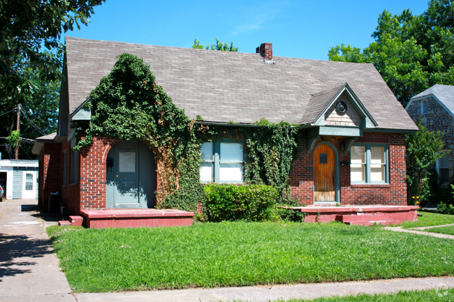 Building Photo - 1239 S Columbia Ave Rental