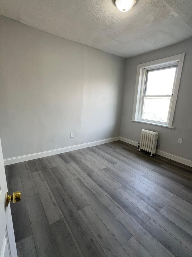 Photo - 684 Summer Ave