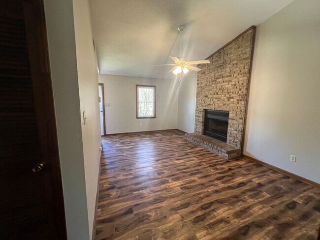 Photo - 109 Hickory Grove Dr