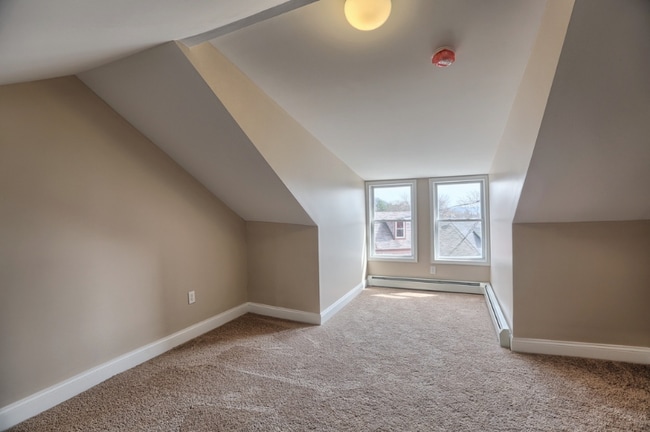 Photo - 329 Perry St