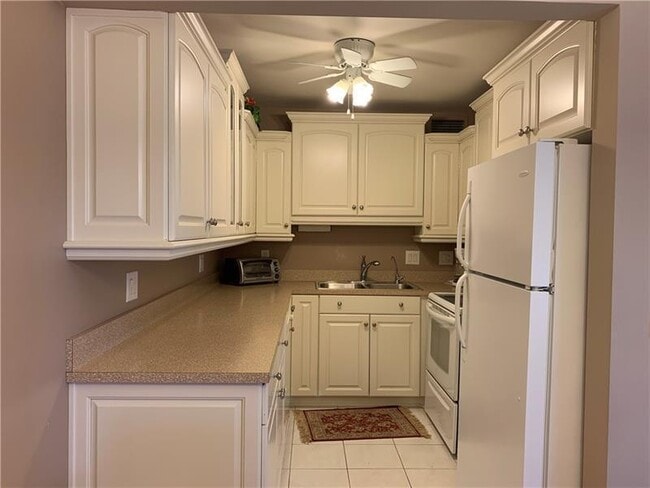 Photo - 570 Durham Cir