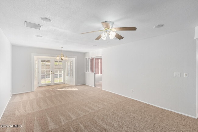 Photo - 1835 E Yale Dr