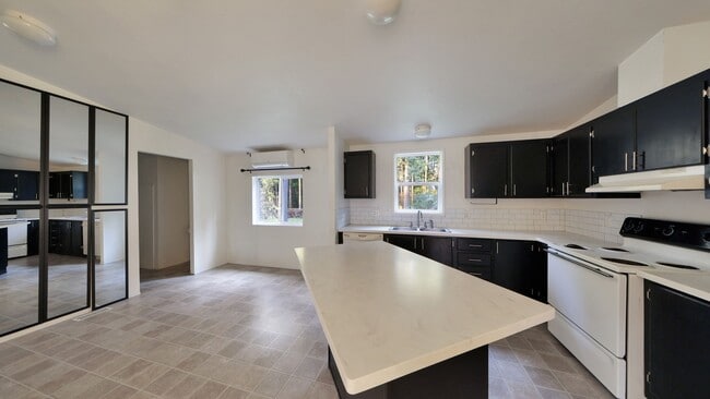 Photo - 3 Bed 2 Bath - Pet Friendly - NAS Whidbey