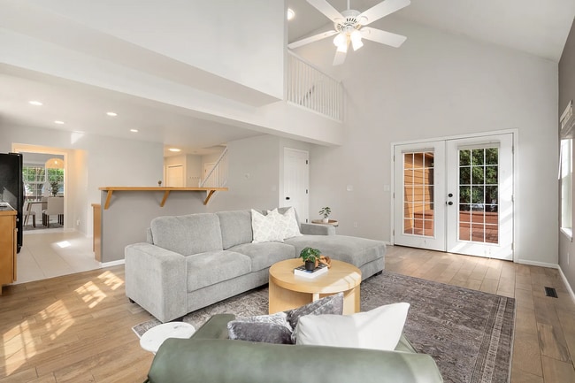 Photo - 2908 Des Moines Dr