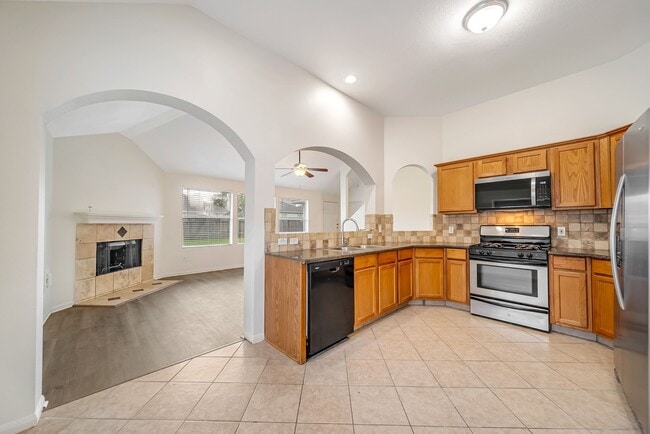Building Photo - 18439 Sunrise Oaks Ct