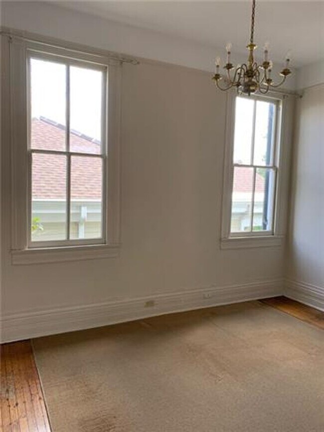 Photo - 1719 Valence St