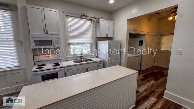 Photo - 1615 Pine St