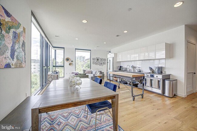 Photo - 57 N St NW Unidad 525