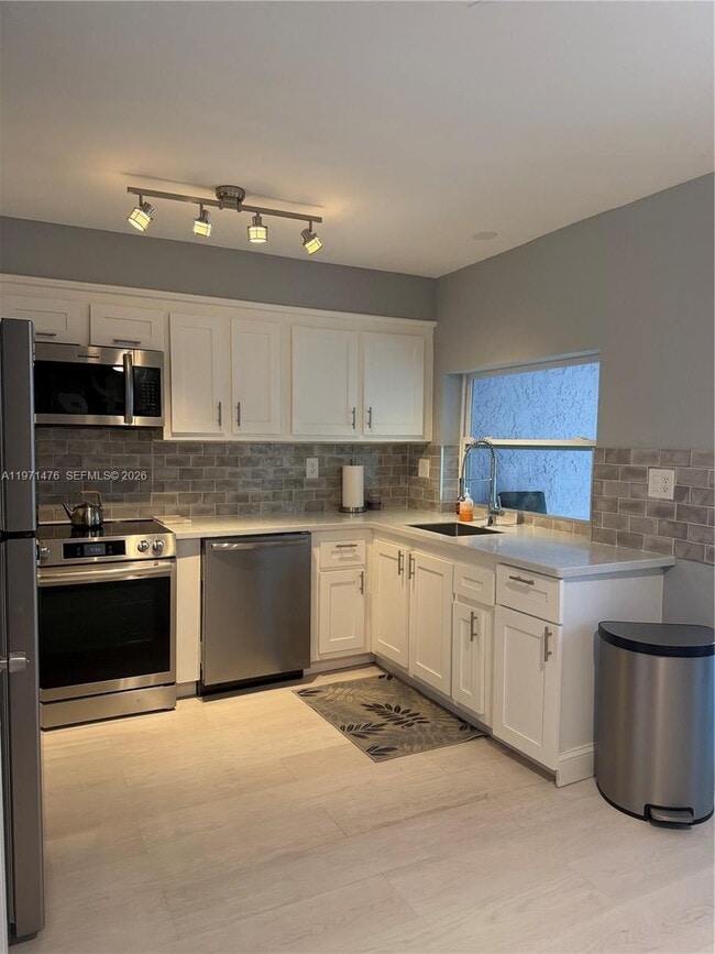 Photo - 5270 NE 6th Ave Unit E29