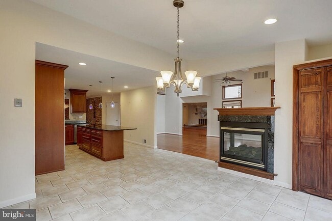 Photo - 9801 Clydesdale St