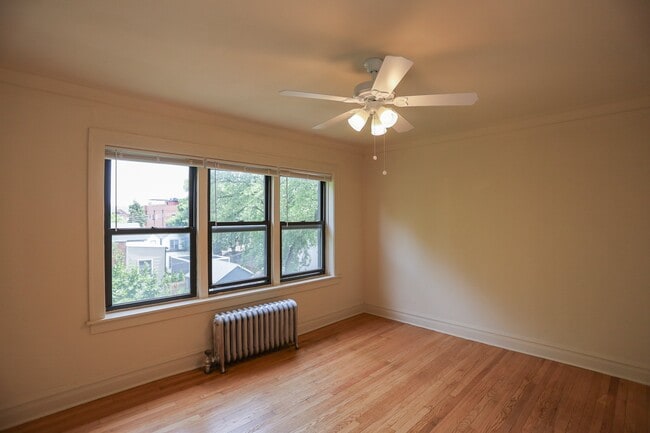 Photo - 2958 N Seeley Ave Unit 3