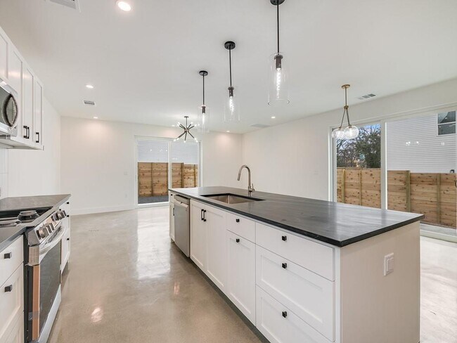 Photo - 7006 Bennett Ave