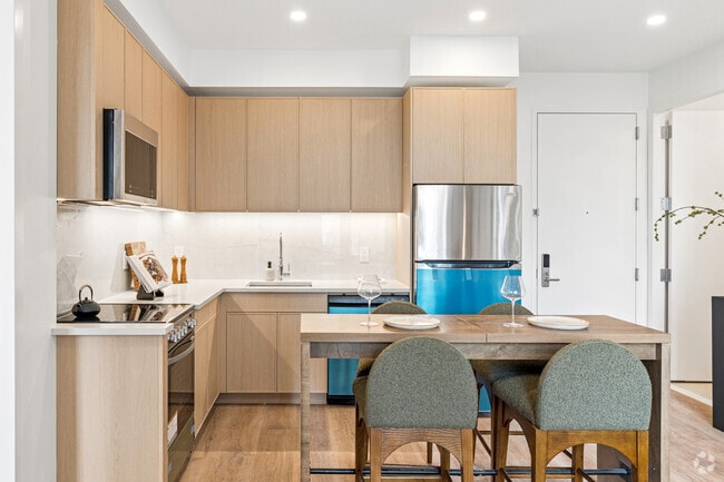 2BR, 2BA - 600SF - Kitchen