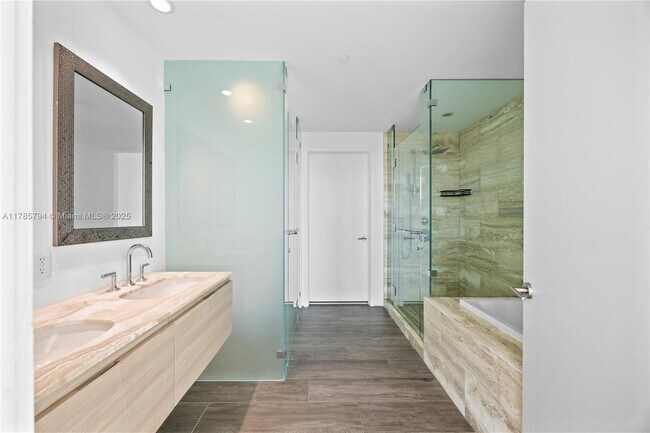 Photo - 2900 NE 7th Ave