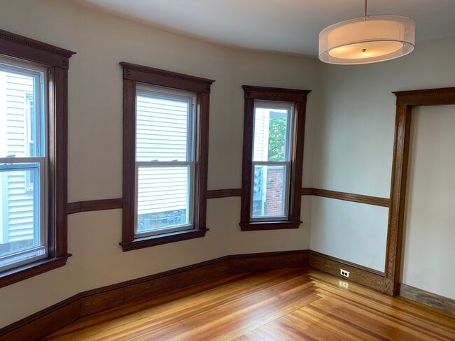 Photo - 37 Bromfield Rd Unit 1