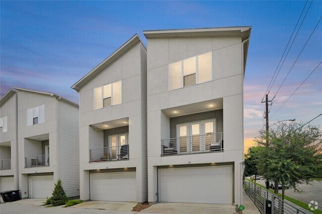 Building Photo - 617 Bayou St Rental