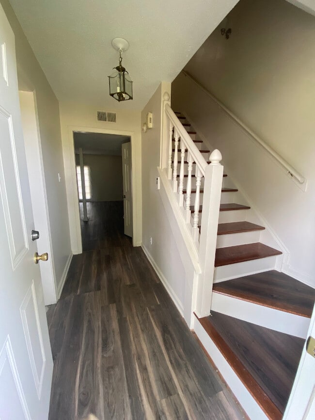 Photo - 5211 Kimbark Woods Dr