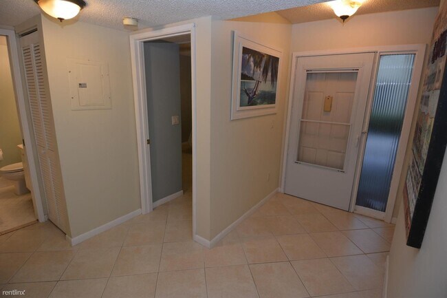 Photo - 2 br, 2 bath Condo - 30 Pelican Pointe Dr ... Unit # 1020