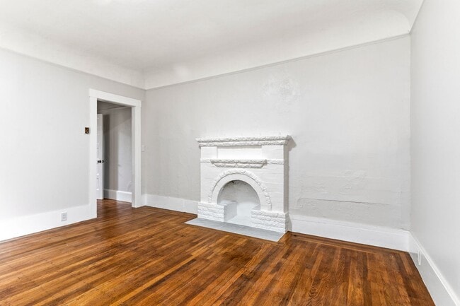 Photo - Freshly Renovated 1 Bed, 1 Bath Oakland Home with In-Unit Laundry Unit 1929A