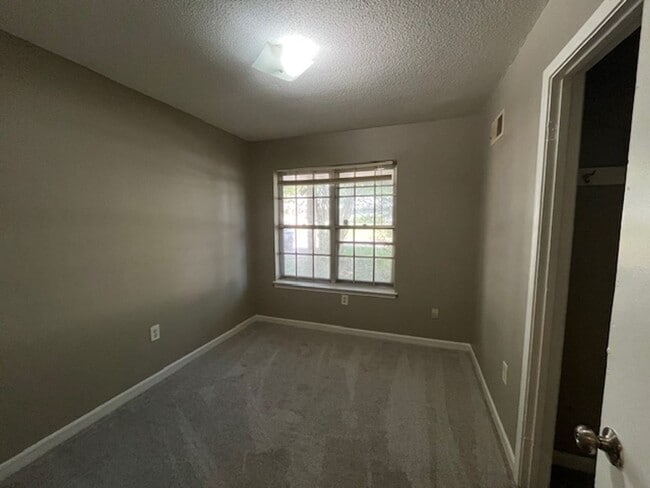 Photo - Renovated 3 Bedroom 1 Bath Home for Rent!