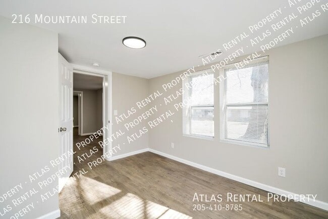 Photo - 216 Mountain St