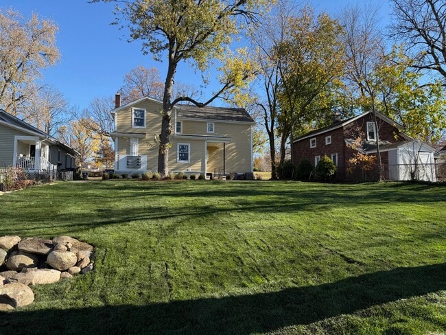 Photo - 627 N River St Apartamento Unidad 1