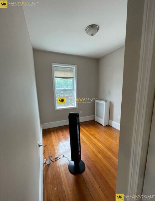 Photo - 264 Maverick St Unit 3