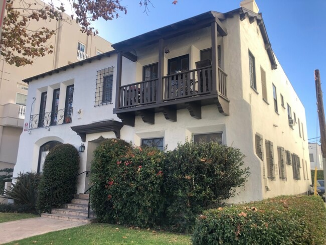121 North Rexford Drive, Beverly Hills CA 90210 - 121 S Rexford Dr Unit 2