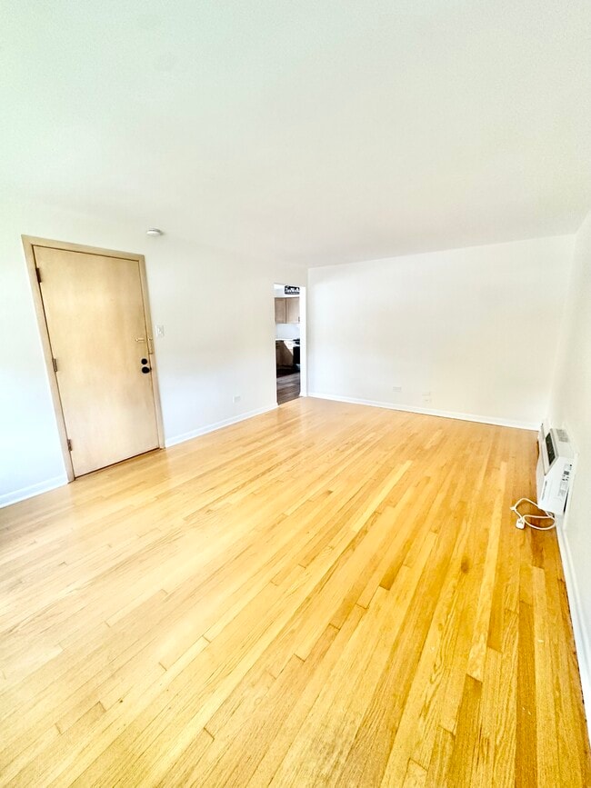 4636 N Sayre Ave Unit 2nd Floor