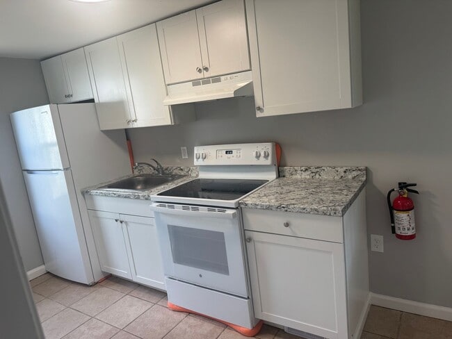 Photo - Charming 3 bedroom, 1 bath recently update...