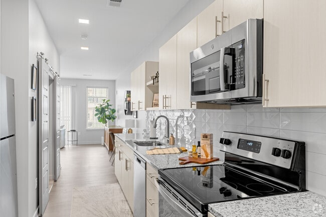 1BR, 1 BA – 735SF – Kitchen