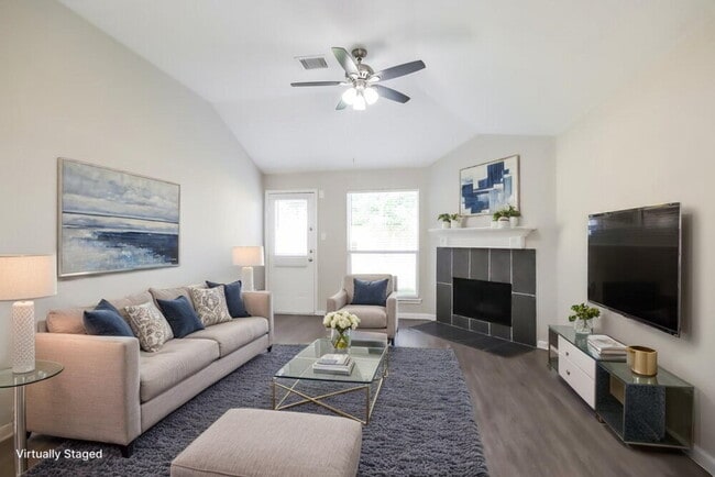 Photo - 1615 Trail Oaks Ct