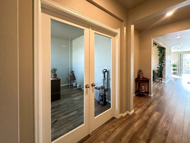 Photo - Almost Brand New Meadowlark 4bd 3.5ba home