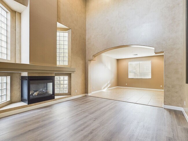 Photo - Carefree Hwy/27th Dr Gorgeous 6 Bedrooms/4 Bath 3695 Sq Ft Home