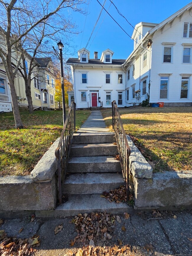 Building Photo - 32 Channing St Unit 1