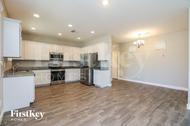 Photo - 305 N Sunrise