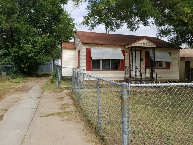 Photo - 4607 Preston St House