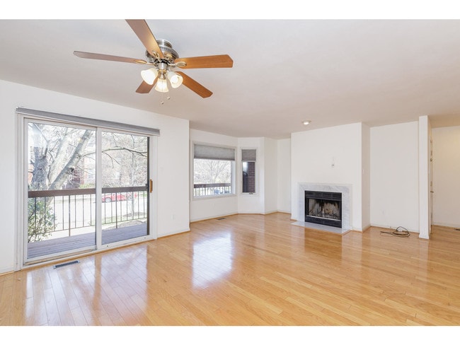 Building Photo - 5600 Waterman Blvd Unit 7