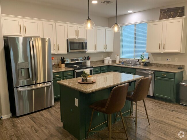 Building Photo - 4063 E Tulsa St Rental