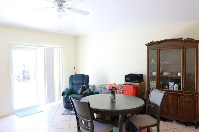 Photo - 112 SE 2nd Ave