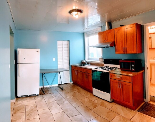 Photo - 254 W 31st St Unit 3