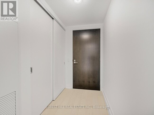 Photo - 11 Yorkville Ave Unit 2403