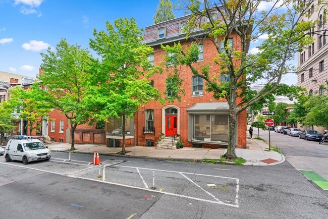 Photo - 505 Cathedral St