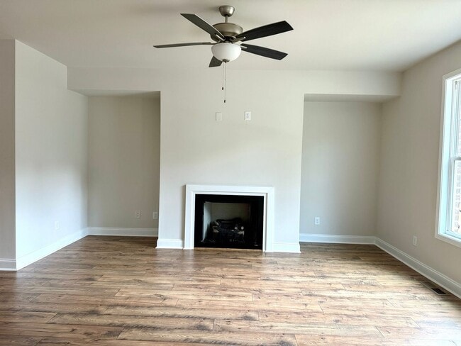 Photo - 1278 Ainsworth Alley