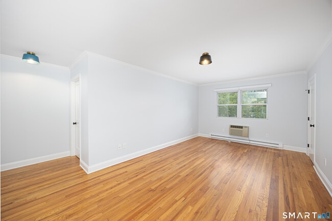 Photo - 9 Windell Pl Unit 9