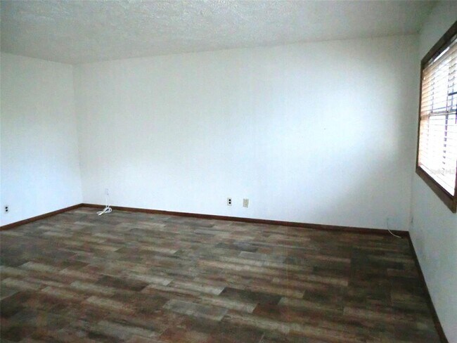 Photo - 202 Bedford Trail Unit 112
