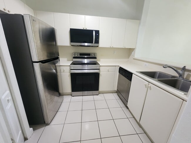 Photo - 1539 SE 27th St Unit 201