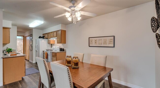 Photo - Canyon Bluffs