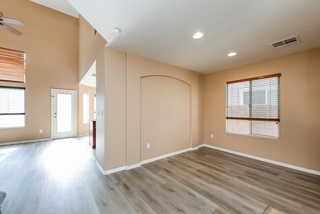 Photo - 7648 Lookout Hill St