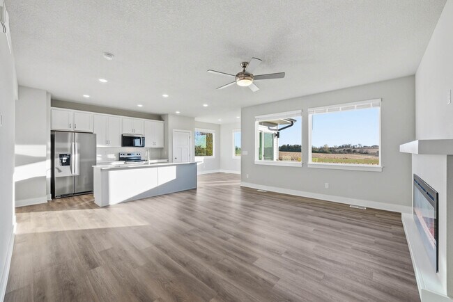 Photo - 526 43rd St SW